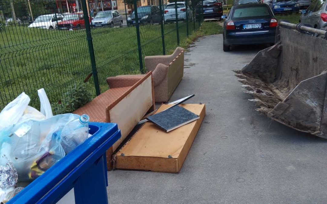 Vanredni teren u Novoj Selenči: Uklonjen kabasti otpad koji je ostavljen pored kontejnera